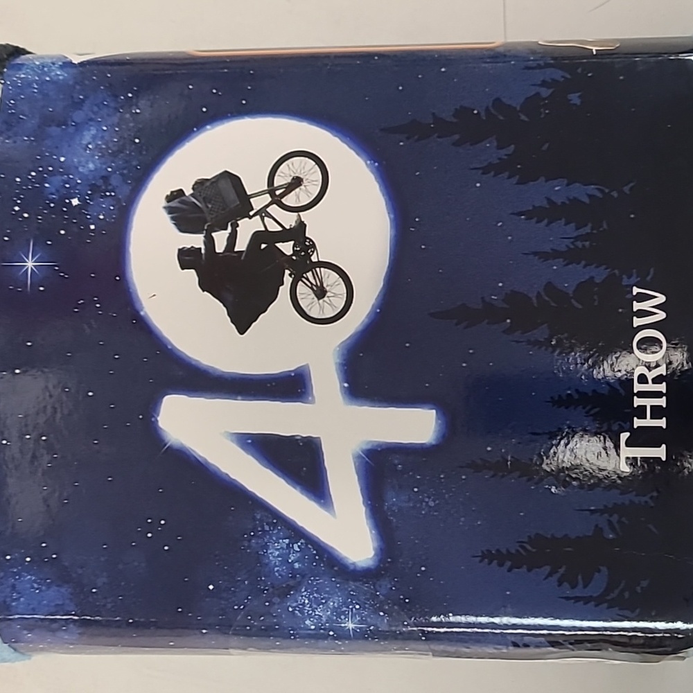 ET 40th Anniversary Franco Collectibles Bedding 46 in x 60 in Throw